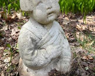 277 concretegardenstatue15childfigure