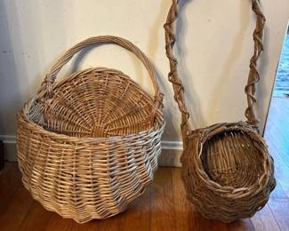 106 pairofhangingwickerwallbaskets