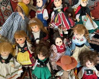161 vintageinternationalcostumedollslot