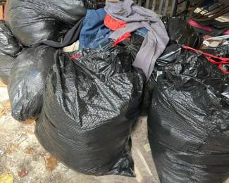 284 largeclothinglot