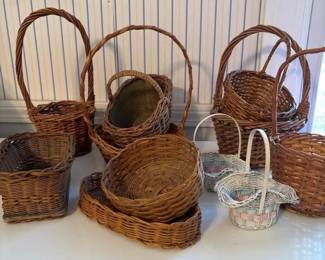 093 elevenminiandsmallbasketlot