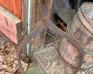 263 antiquehandforgedicetongs