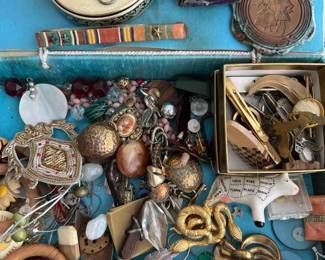 289 vintagecostumejewelrycollectionbrooc