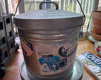 045 5gallongalvanizedliddedbucketfilled