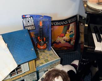 Items Located In The Second Floor 1st Bedroom