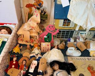 Items Located In The Second Floor 1st Bedroom