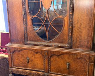 Items Located In The Dining Room