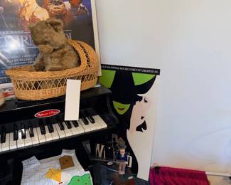 Items Located In The Second Floor 1st Bedroom