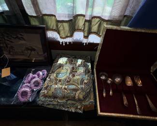 Items Located In The Dining Room