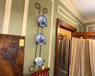 Items Located In The Dining Room