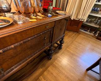 Items Located In The Dining Room