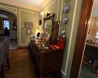 Items Located In The Dining Room