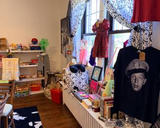 Items Located In The Second Floor 1st Bedroom