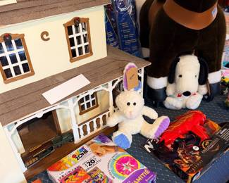 Items Located In The Second Floor 1st Bedroom