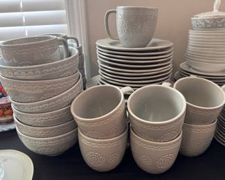Wild Sage Sana Medallion Dinnerware