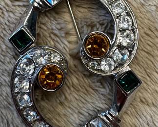 Monet brooch