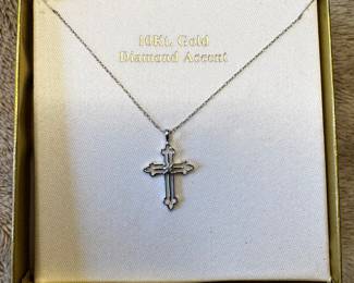 10K Gold cross pendant necklace 