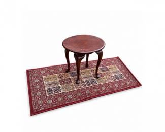 81 BombayCompanyRoundAccentTablewithDecorativeAreaRugVintage