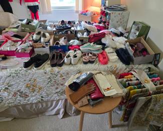 Shoes  slippers leather gloves and many scarfs all kinds 