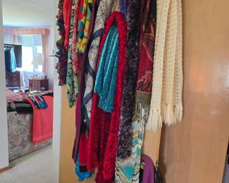 woman's designer scarfs 