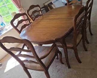 Ethan Allen Dining Set with 6 Chairs