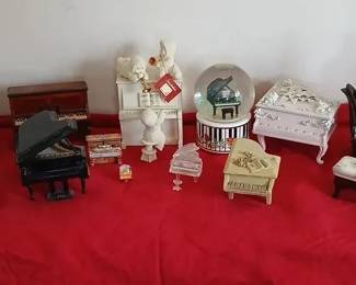 Piano Lovers Collectables, Mini Pianos,Music Boxes,Piano Teapot ,Snowbabies