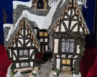 Large David Winter Cottage/ Castle Collection