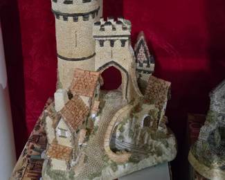 Large David Winter Cottage/ Castle Collection