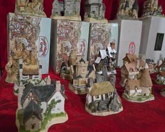 Large David Winter Cottage/ Castle Collection
