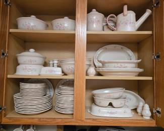 Massive 135+ Piece Pfaltzgraff Tea Rose Collection