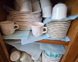Massive 195+ Piece Pfaltzgraff Tea Rose Collection New Pieces Found:)