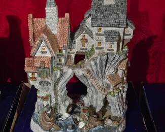 Large David Winter Cottage/ Castle Collection