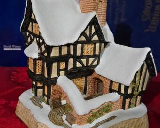 Large David Winter Cottage/ Castle Collection