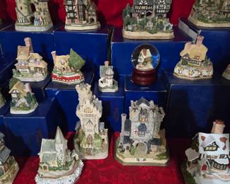Large David Winter Cottage/ Castle Collection