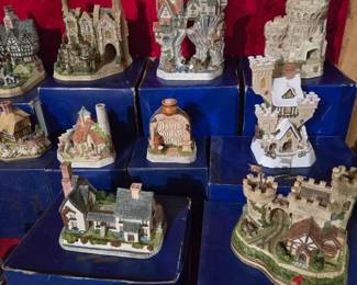 Large David Winter Cottage/ Castle Collection
