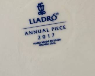 Lladro Figurine Collection Annual Piece 2017