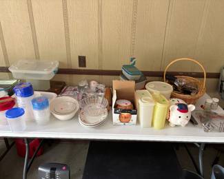 Plastic containers 