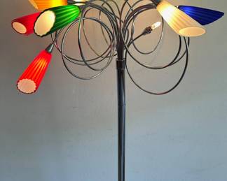 LumiSource Medusa Floor Lamp With 10 Lights Lot #: 23