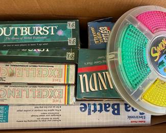 Simon Electronic Memory Game and Board Games Lot