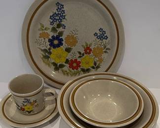 Mikasa Stone Village Tropicale Dinnerware Set