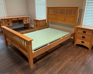 Troyer Ridge Solid Oak Bedroom Set