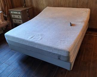P5 Sleep Number Queen Mattress and Adjustable Frame  $150 or Best Offer