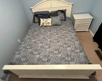 White Cottage Bedroom Set