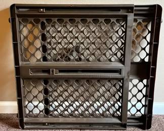 Adjustable BabyPet Gate