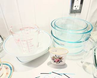 Pyrex Liquid Measuring Cup, Mixing Bowls