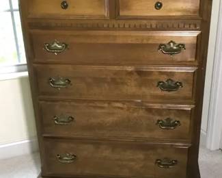ETHAN ALLEN Chest of Drawers