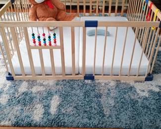 Large play pen 