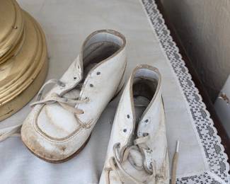 Vintage Buster Brown White Leather Baby Shoes