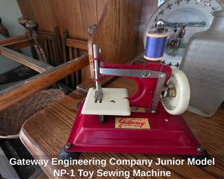 Gateway Engineering Company Junior Model NP Toy Sewing Machine second image