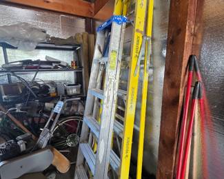 Husky ft. Aluminum Extension Ladder